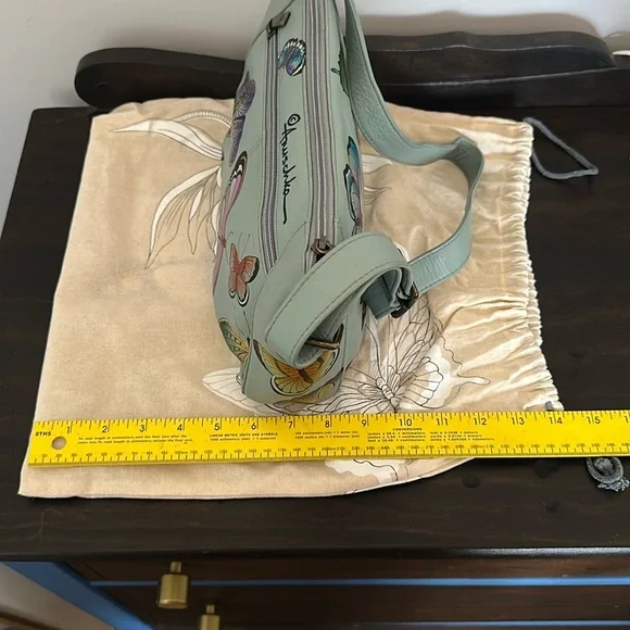 Butterfly Print Handbag - Picture 6 of 8